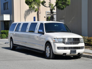 White Lincoln Navigator Limo Hire Portsmouth