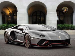 Lamborghini Aventador (Sports Car) 8