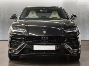 Lamborghini Urus (Limo Hire) 13