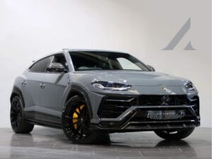 Lamborghini Urus (Limo Hire) 14