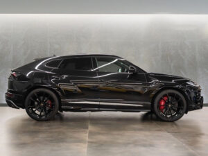 Lamborghini Urus (Limo Hire) 9