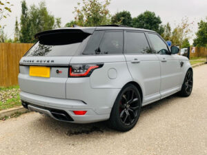 Range Rover SVR 17