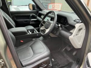 Range Rover (Land Rover Defender 110) 7